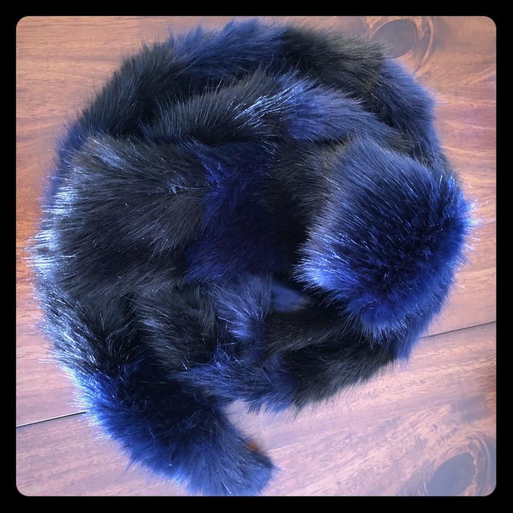 NWOT Br Fur scarf 🧣